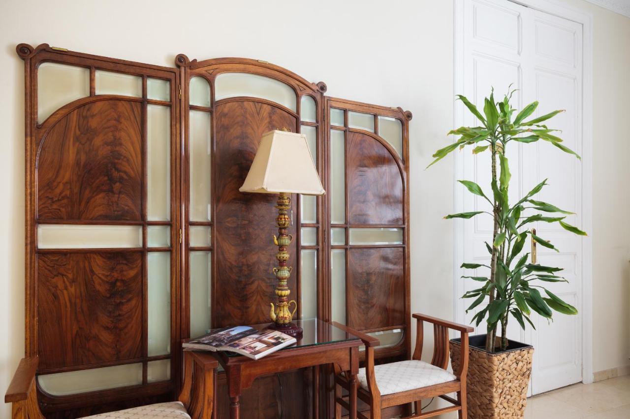 Hostal Oliva Barcelona Buitenkant foto