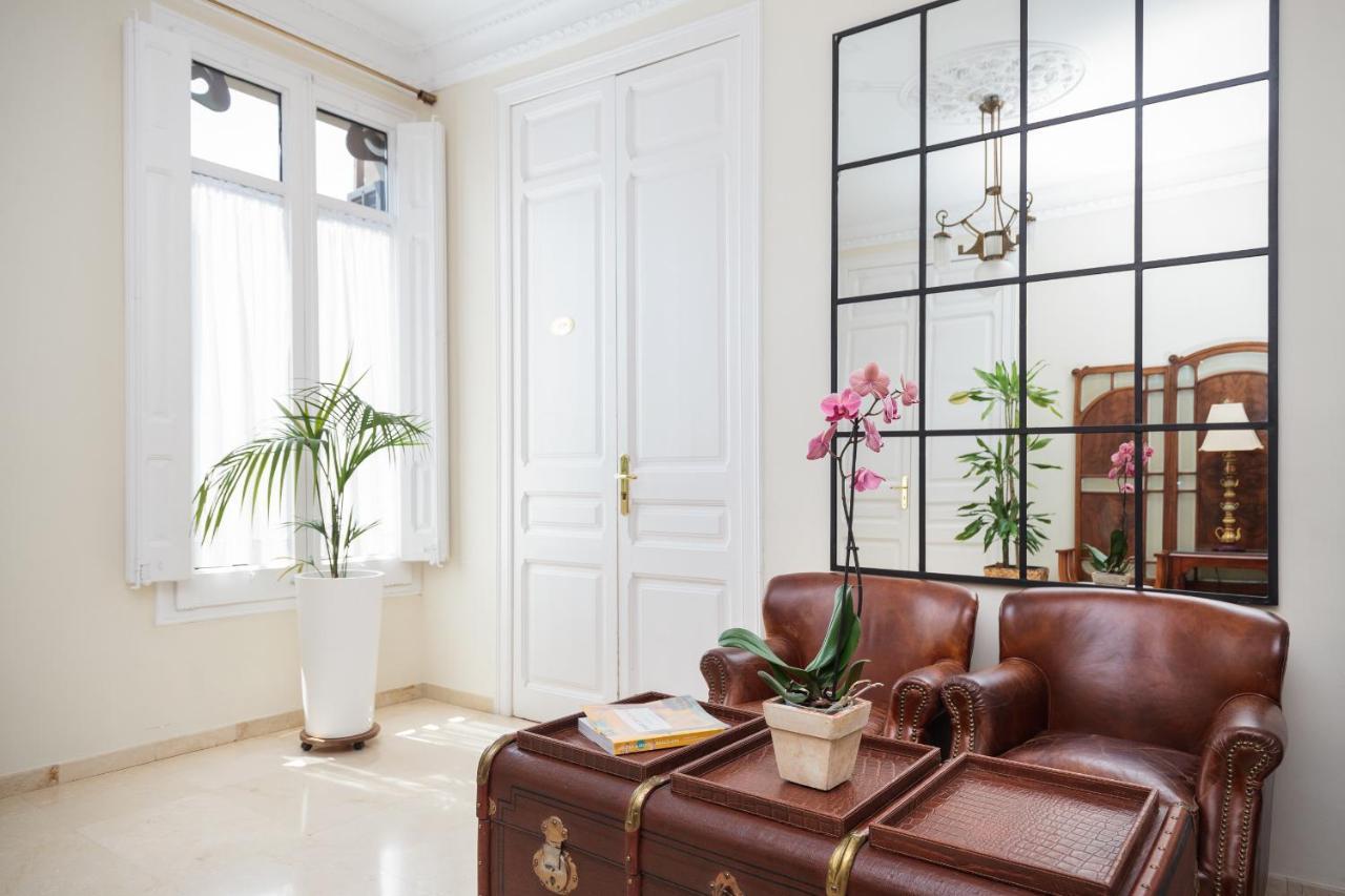Hostal Oliva Barcelona Buitenkant foto