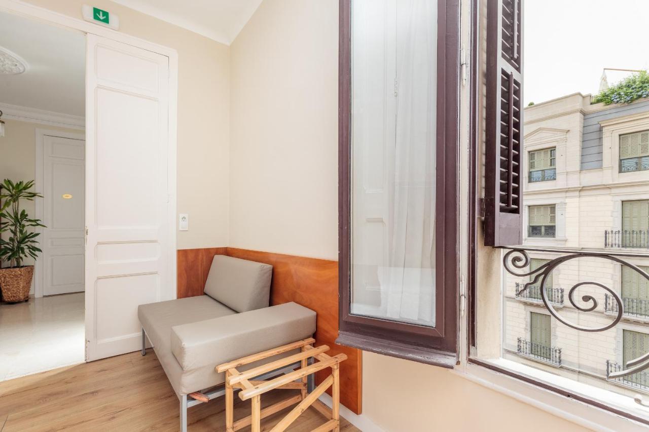 Hostal Oliva Barcelona Buitenkant foto