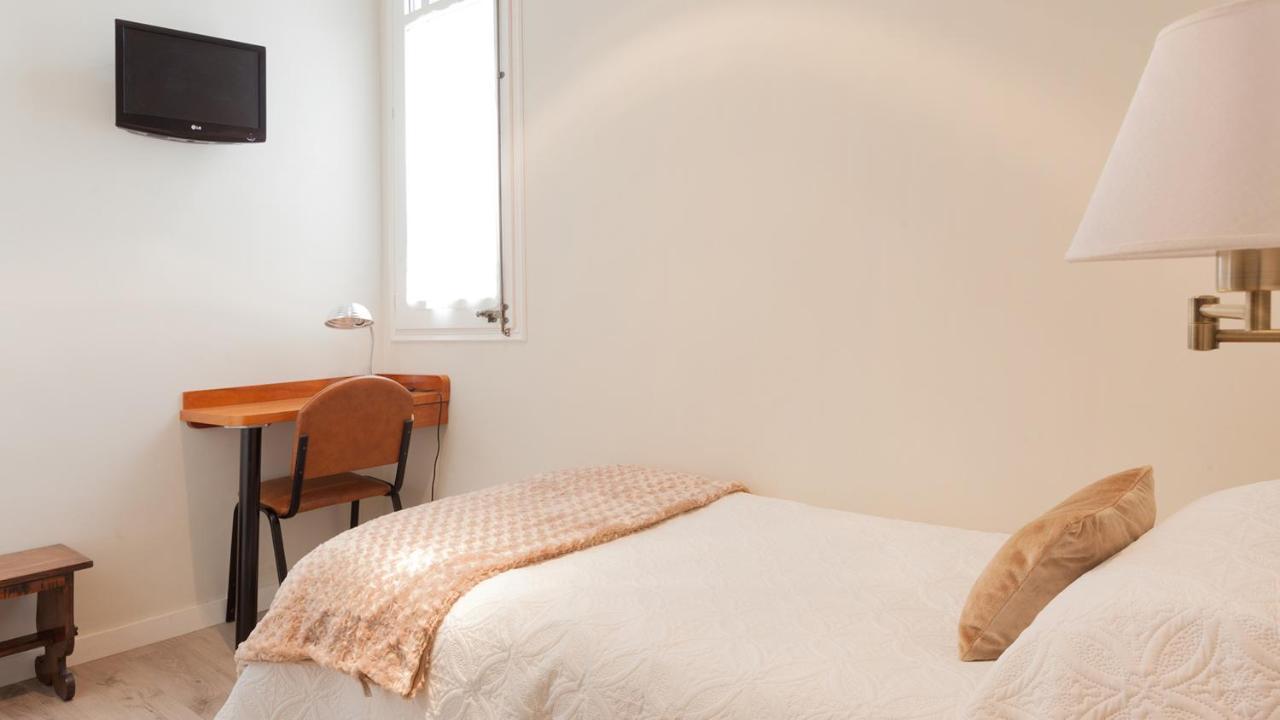 Hostal Oliva Barcelona Buitenkant foto
